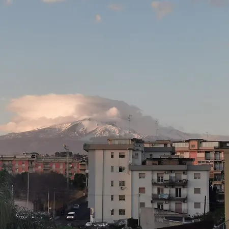 Etna's Mansarda Con Vista