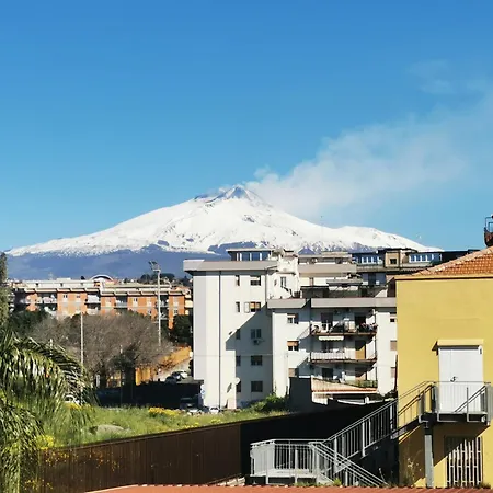 Etna's Mansarda Con Vista